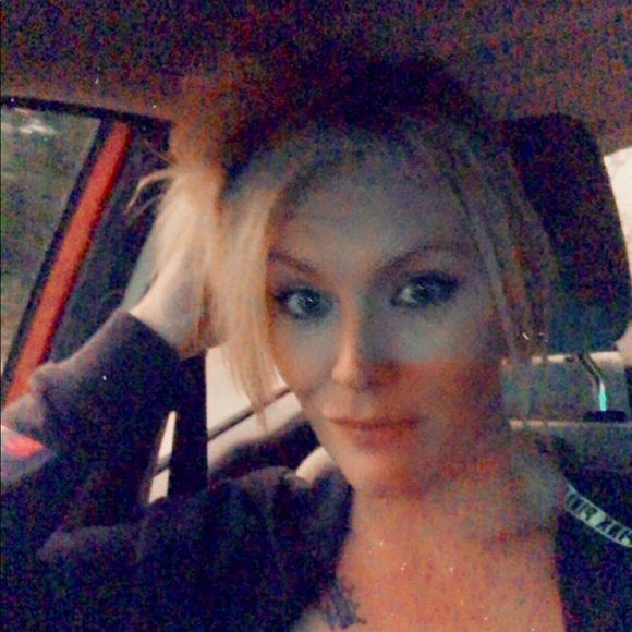 Meet your Posher, Kelli - Picture 5 of 16